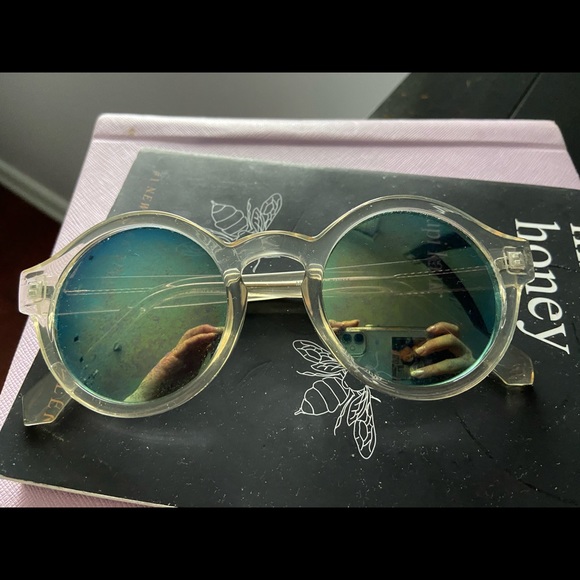 Zara Holographic Glasses - Picture 1 of 2